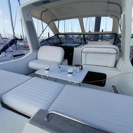 Sejour Insolite Sur Un Yacht. Bateau Hotel A Quai. Ла-Рошель Экстерьер фото