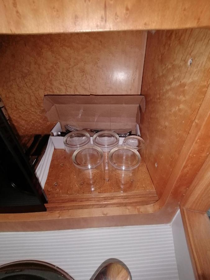 Sejour Insolite Sur Un Yacht. Bateau Hotel A Quai. Ла-Рошель Экстерьер фото
