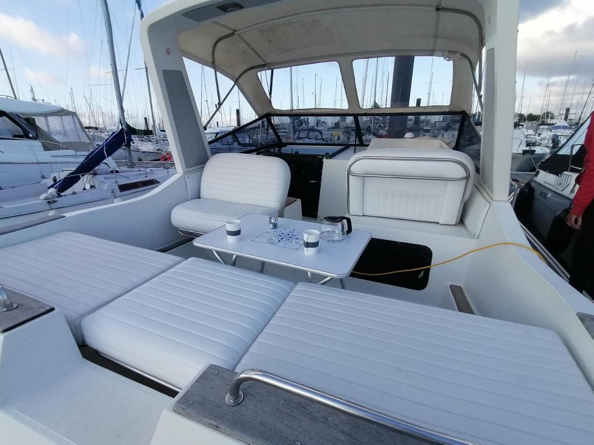 Sejour Insolite Sur Un Yacht. Bateau Hotel A Quai. Ла-Рошель Экстерьер фото